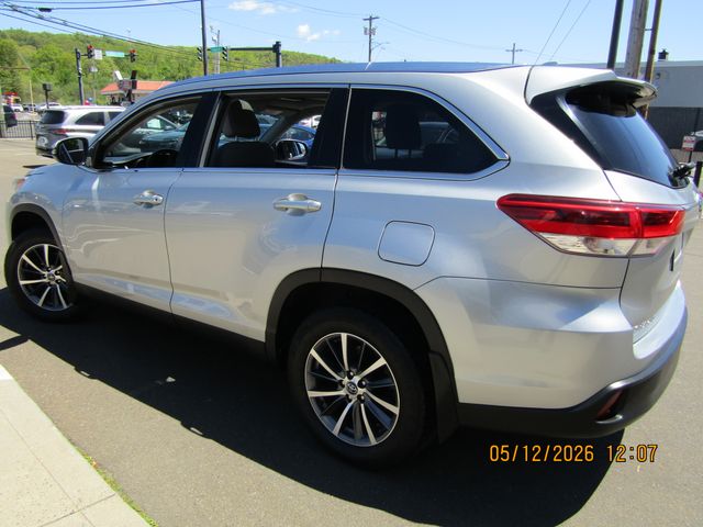 used 2019 Toyota Highlander car, priced at $25,499