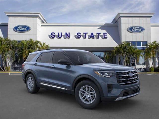 2025 Ford Explorer Active photo