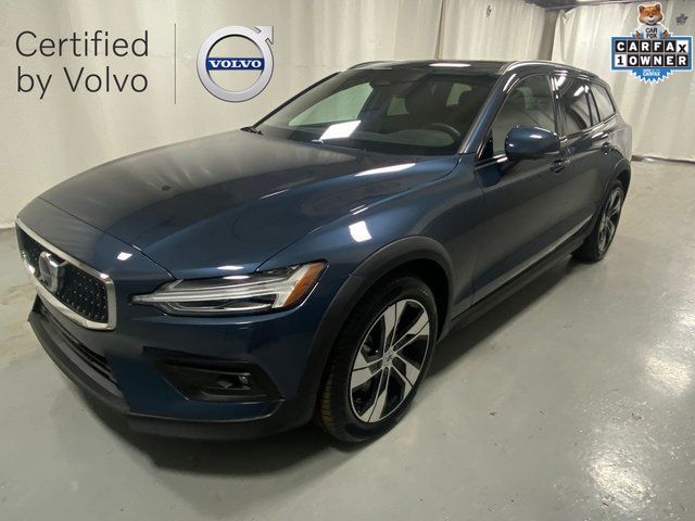 2025 Volvo V60 Cross Country B5 Plus AWD