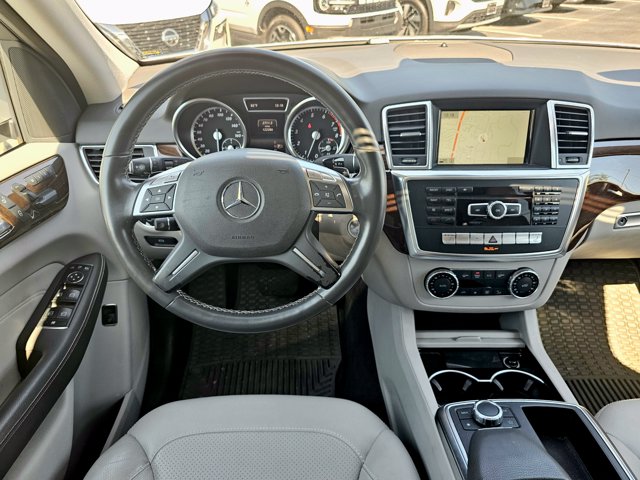 Used 2014  Mercedes-Benz ML 350 image 32
