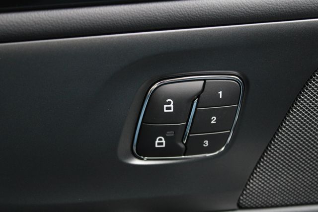 New 2026 White Lincoln Reserve image 7