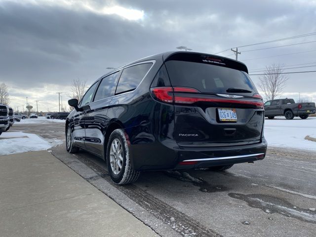 2024 Chrysler Pacifica Touring L - Diamond Black Crystal Pearlcoat exterior view 7