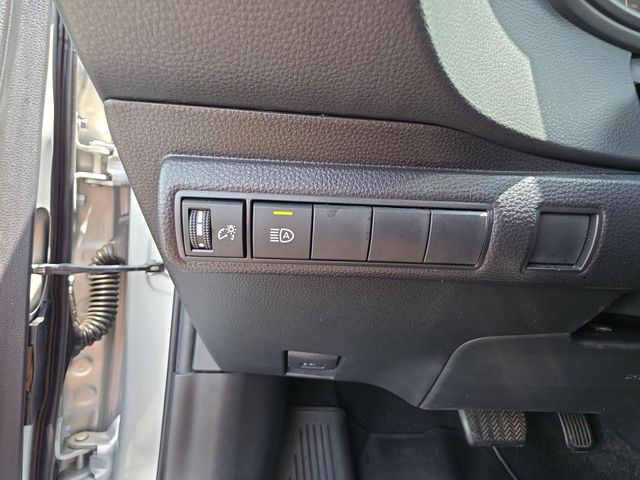 Used 2022 Silver Toyota LE image 26