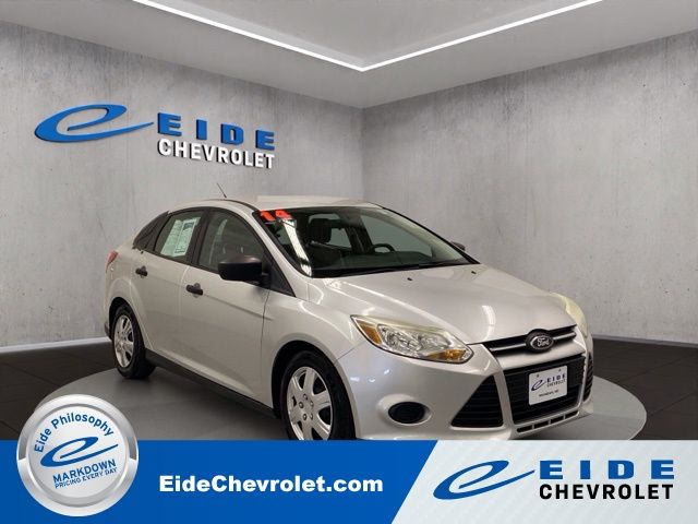 Ingot Silver Metallic 2014 Ford Focus Sedan Front-Wheel Drive 6-Speed Automatic