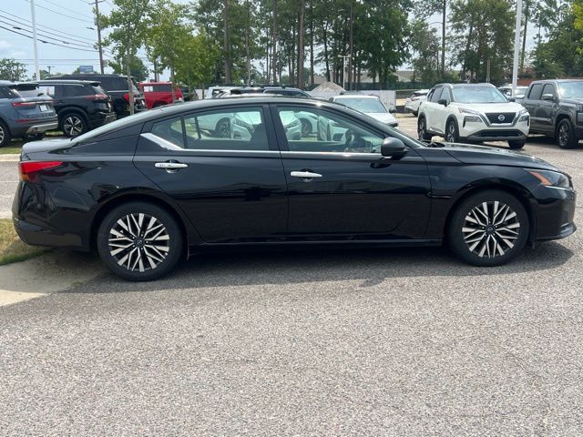 Used 2024 Nissan Altima Sedan