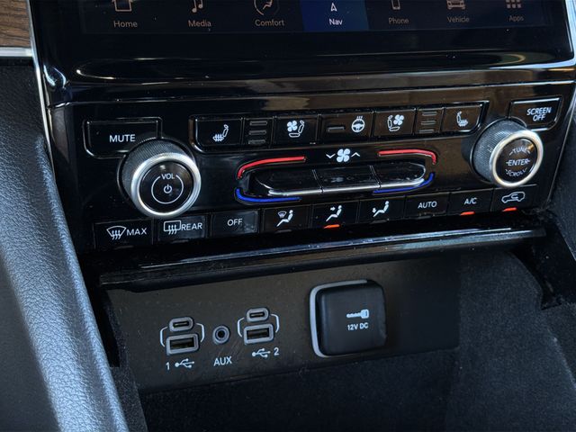 Used 2022 Black Jeep Summit image 26