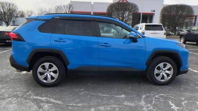 2019 Toyota RAV4 LE 9