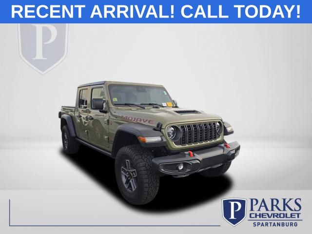 41 2025 Jeep Gladiator Mojave Crew Cab 4WD Pickup Truck Four-Wheel Drive 8-Speed Automatic