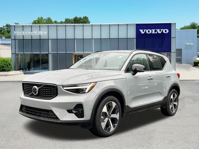 Gray (Vapour Grey Metallic) 2026 Volvo XC40 SUV / Crossover All-Wheel Drive Automatic
