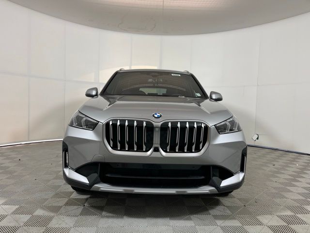 Used 2026 Silver BMW xDrive28i image 2