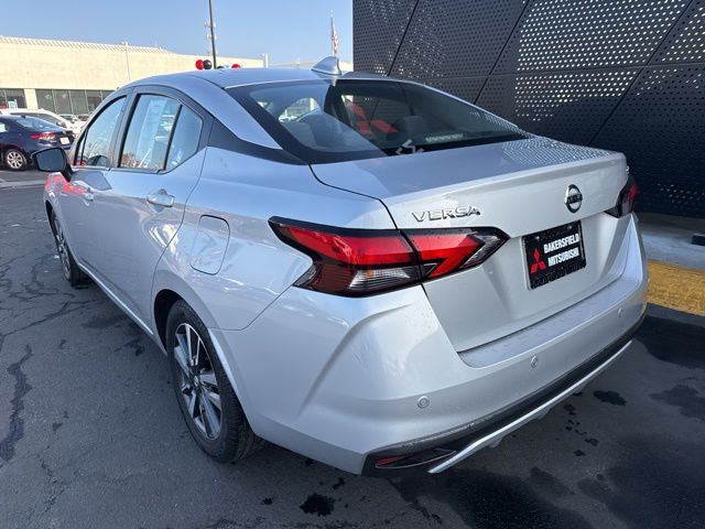 2021 Nissan Versa 1.6 SV 6