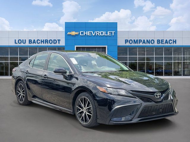 2021 Toyota Camry SE FWD