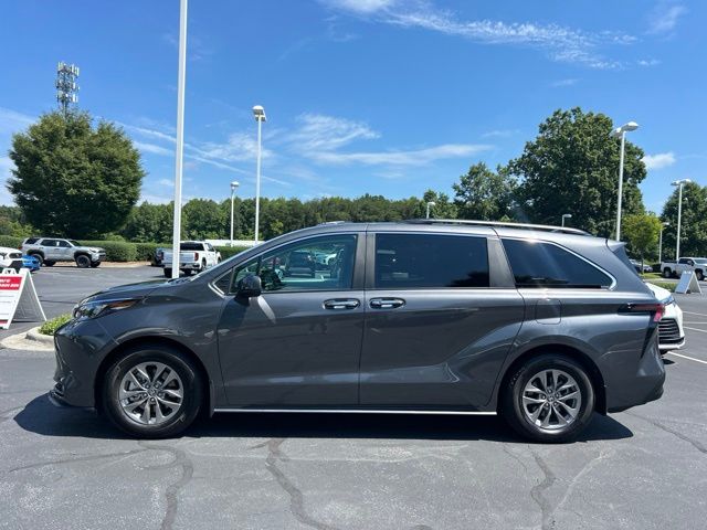 Used 2025 Toyota Sienna Van
