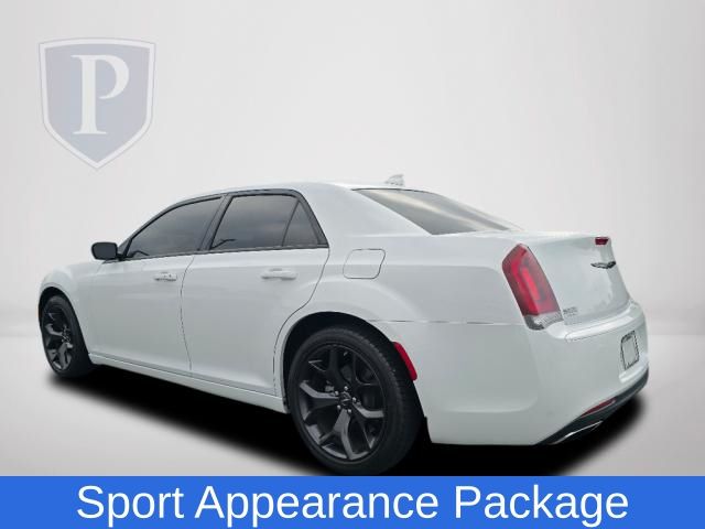 2023 Chrysler 300 Touring 5