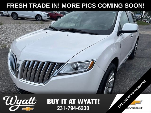 White Platinum Clearcoat Metallic 2011 Lincoln MKX SUV / Crossover All-Wheel Drive 6-Speed Automatic