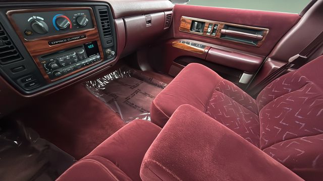 Used 1996 White Chevrolet Classic image 14
