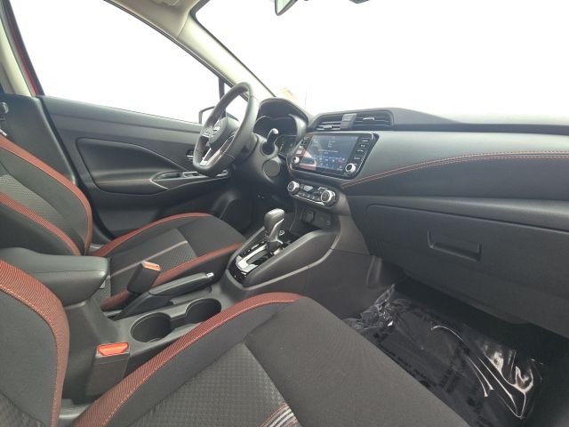 2025 Nissan Versa 1.6 SR:B02146