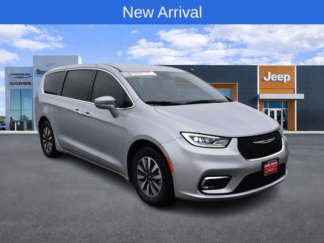 2022 Chrysler Pacifica Hybrid Touring L FWD