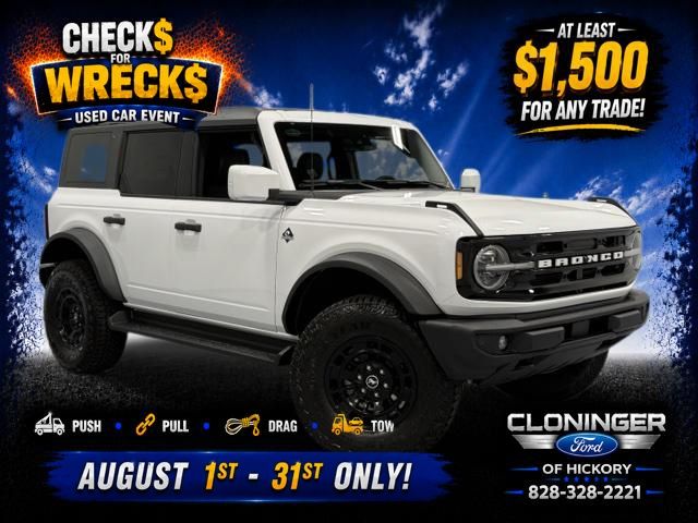 Oxford White 2026 Ford Bronco SUV / Crossover Four-Wheel Drive Automatic