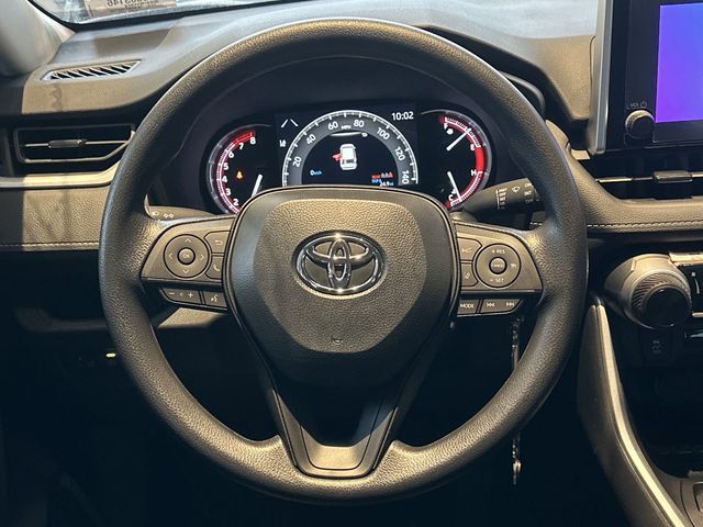 2024 Toyota RAV4 LE 8