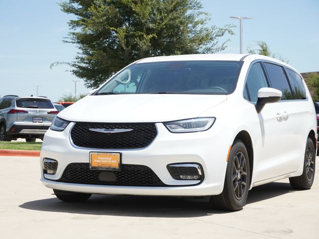Used 2023 Chrysler Pacifica Van