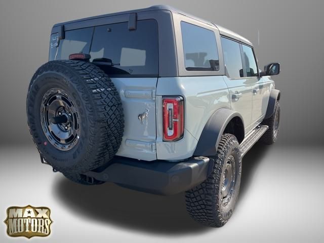 2024 Ford Bronco Outer Banks 11