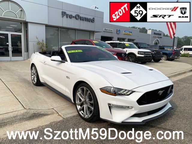 Oxford White 2019 Ford Mustang Convertible Rear-Wheel Drive Automatic