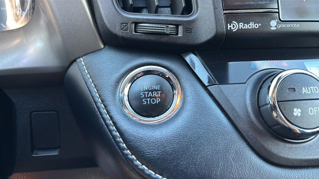 Used 2018 Gray Toyota XLE image 31