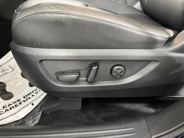 Certified Used 2025 Blue INFINITI LUXE image 29