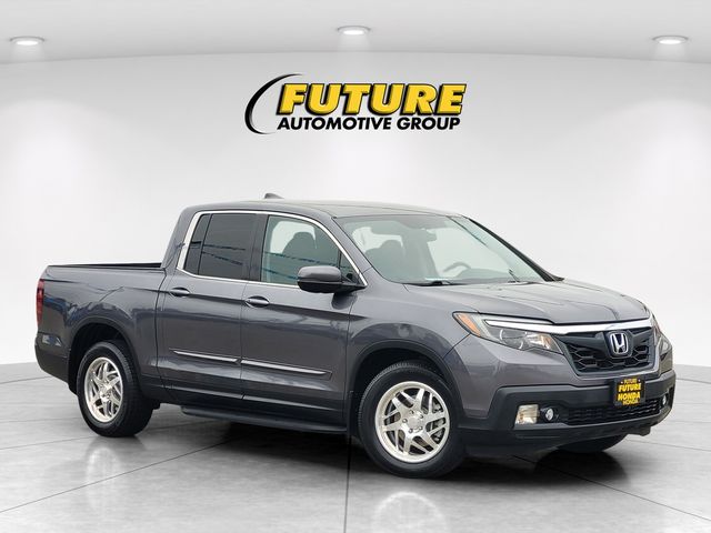 Gray (Modern Steel Metallic) 2017 Honda Ridgeline Pickup Truck Front-Wheel Drive 6-Speed Automatic