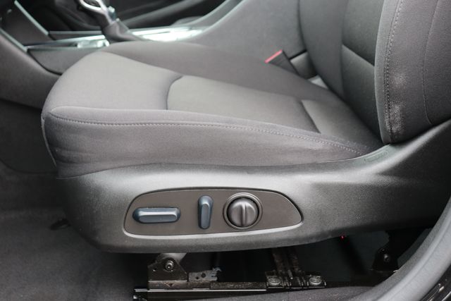 2023 Chevrolet Malibu LT photo