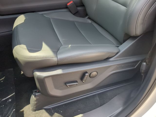 New 2026 Star White Metallic Tri-Coat Ford Active image 23