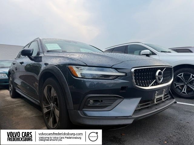 Denim Blue Metallic 2020 Volvo V60 Wagon All-Wheel Drive Automatic
