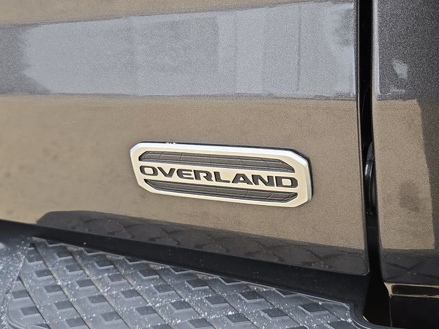 2021 Jeep Gladiator Overland 32