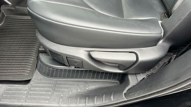 Used 2021 Toyota Highlander Hybrid SUV