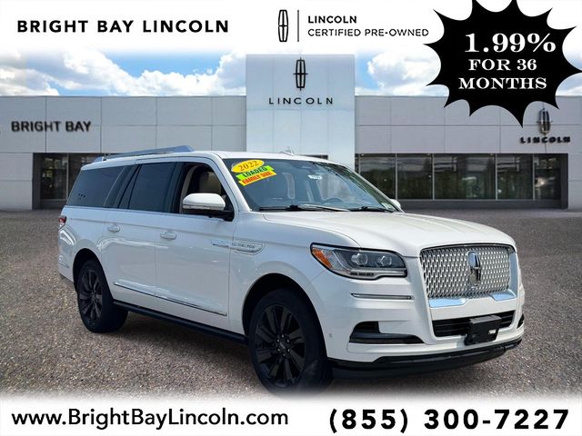 Pristine White Metallic Tri-Coat 2022 Lincoln Navigator SUV / Crossover Four-Wheel Drive Automatic