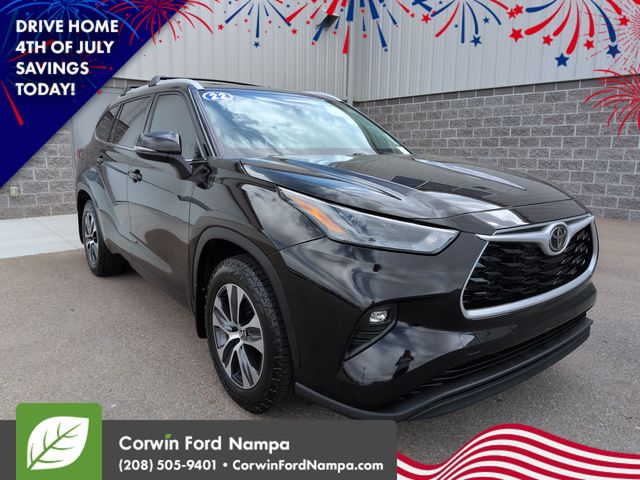 Amber 2022 Toyota Highlander SUV / Crossover All-Wheel Drive 8-Speed Automatic