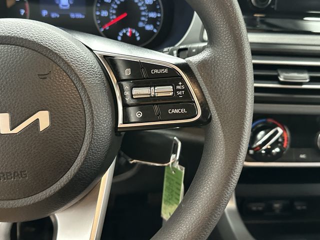 2023 Kia Seltos LX - 8
