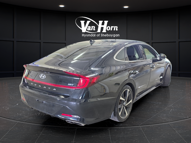Used 2021 Phantom Black Hyundai SEL Plus image 3
