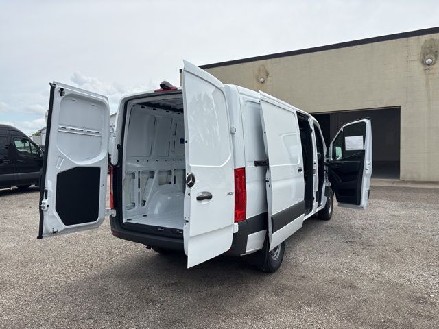 2025 Mercedes-Benz Sprinter 2500 Cargo 144 WB photo