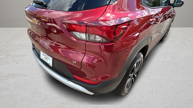 Used 2025 Red Chevrolet LT image 39
