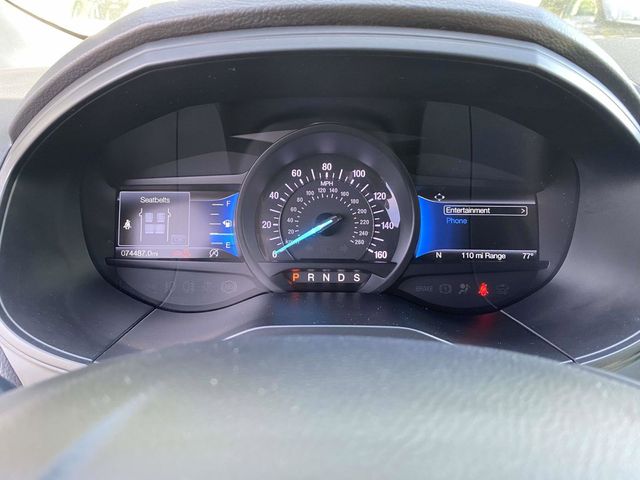 2022 Star White Metallic Tri-Coat Ford Edge ST Line AWD SUV