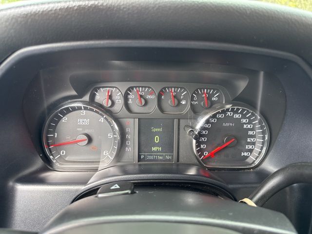 Used 2015 White Chevrolet LS image 22