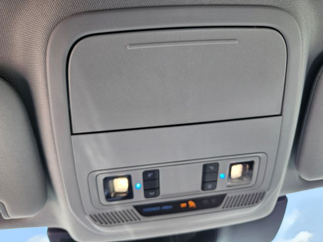 2023 Ford Explorer Limited photo