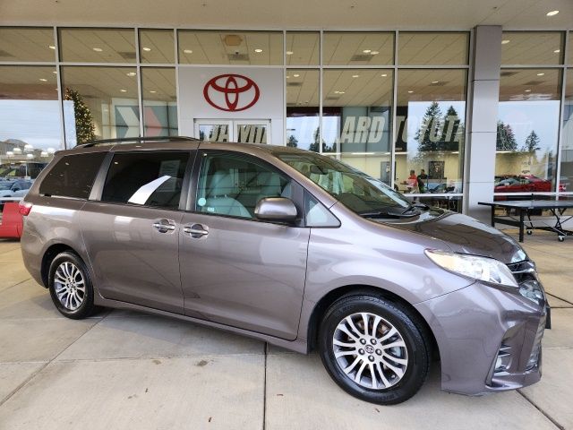 2019 Toyota Sienna XLE Premium 8-Passenger FWD