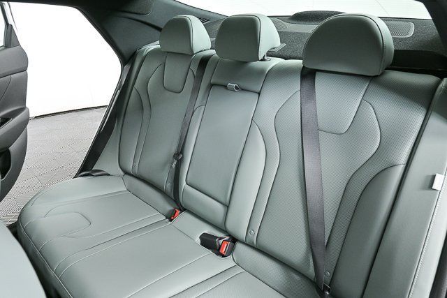 Elantra Hybrid Limited