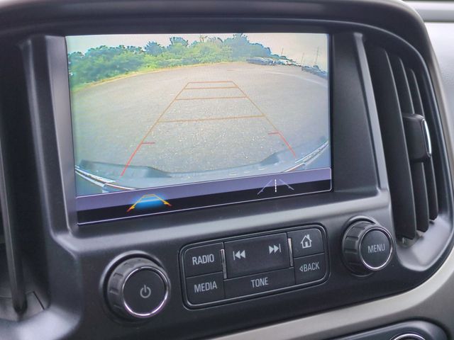 Used 2018 Black Chevrolet Z71 image 22