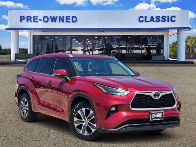 2022 Toyota Highlander XLE Red at Bayway Chrysler Dodge Jeep Ram