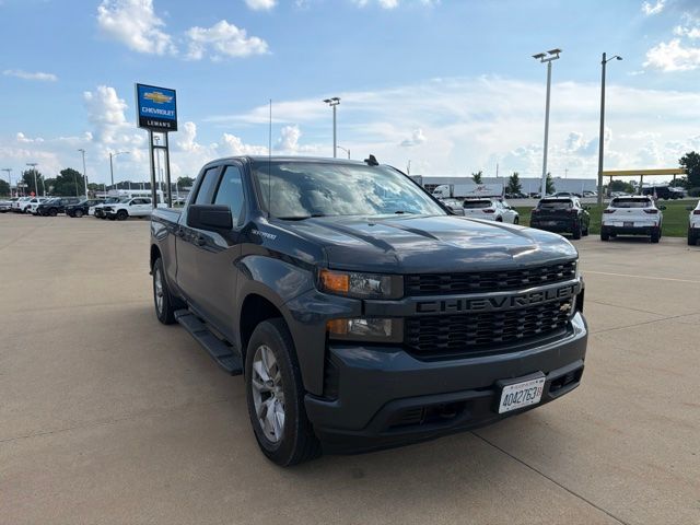 Shadow Gray Metallic 2020 Chevrolet Silverado 1500 Pickup Truck Four-Wheel Drive 6-Speed Automatic Overdrive