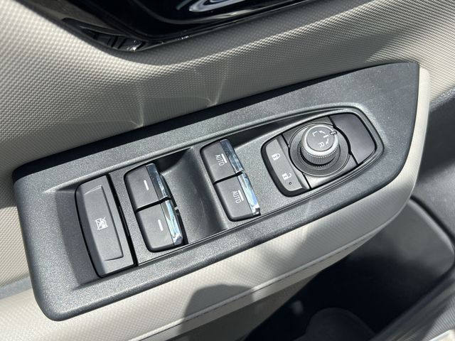 Used 2025 White Subaru Limited image 33